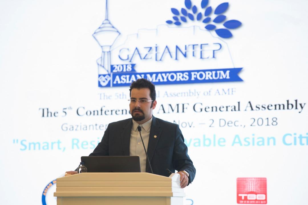 Dana Bina presenting at the 5th Asian Mayors Forum General Assembly in Gaziantep, 2018